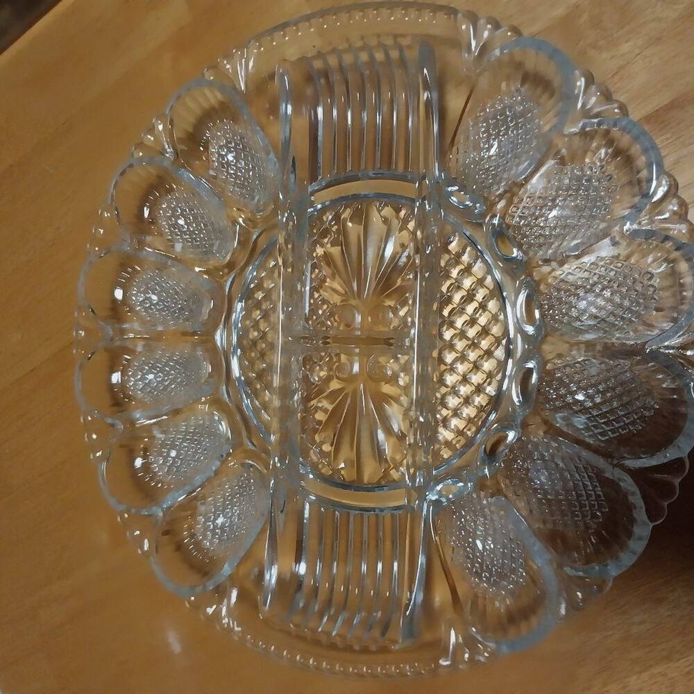 Vintage L.E. Smith "Heritage" Glass Deviled Egg Tray - Picture 3 of 3